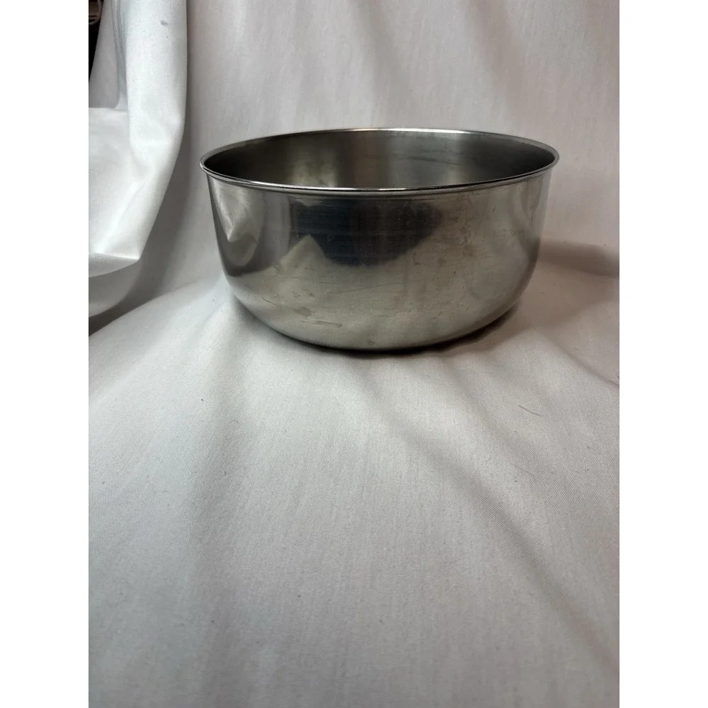 Stainless Steel Mixing Bowl 8‎ in Diameter Silver Solid